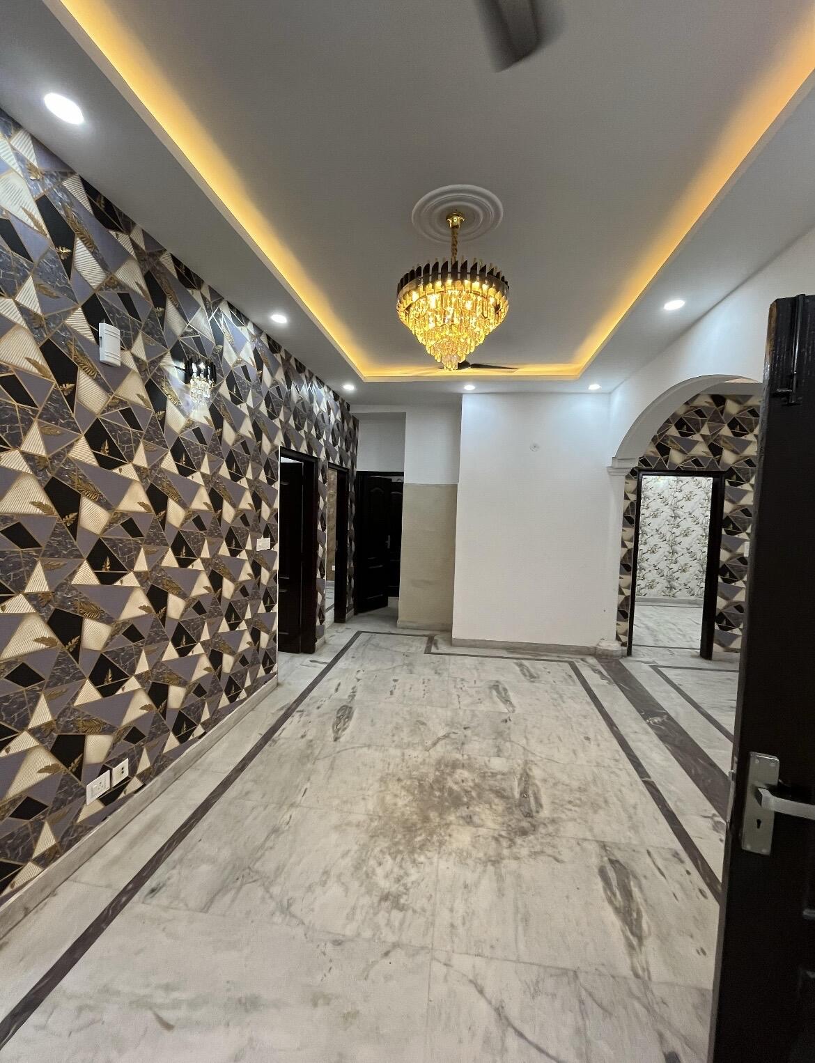 682033853O-1764918889826