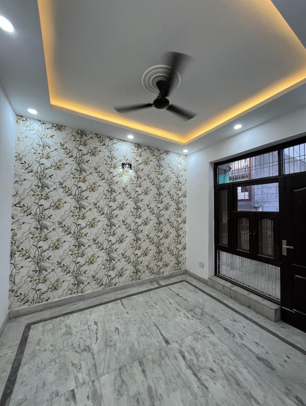 682033939O-1764918892278