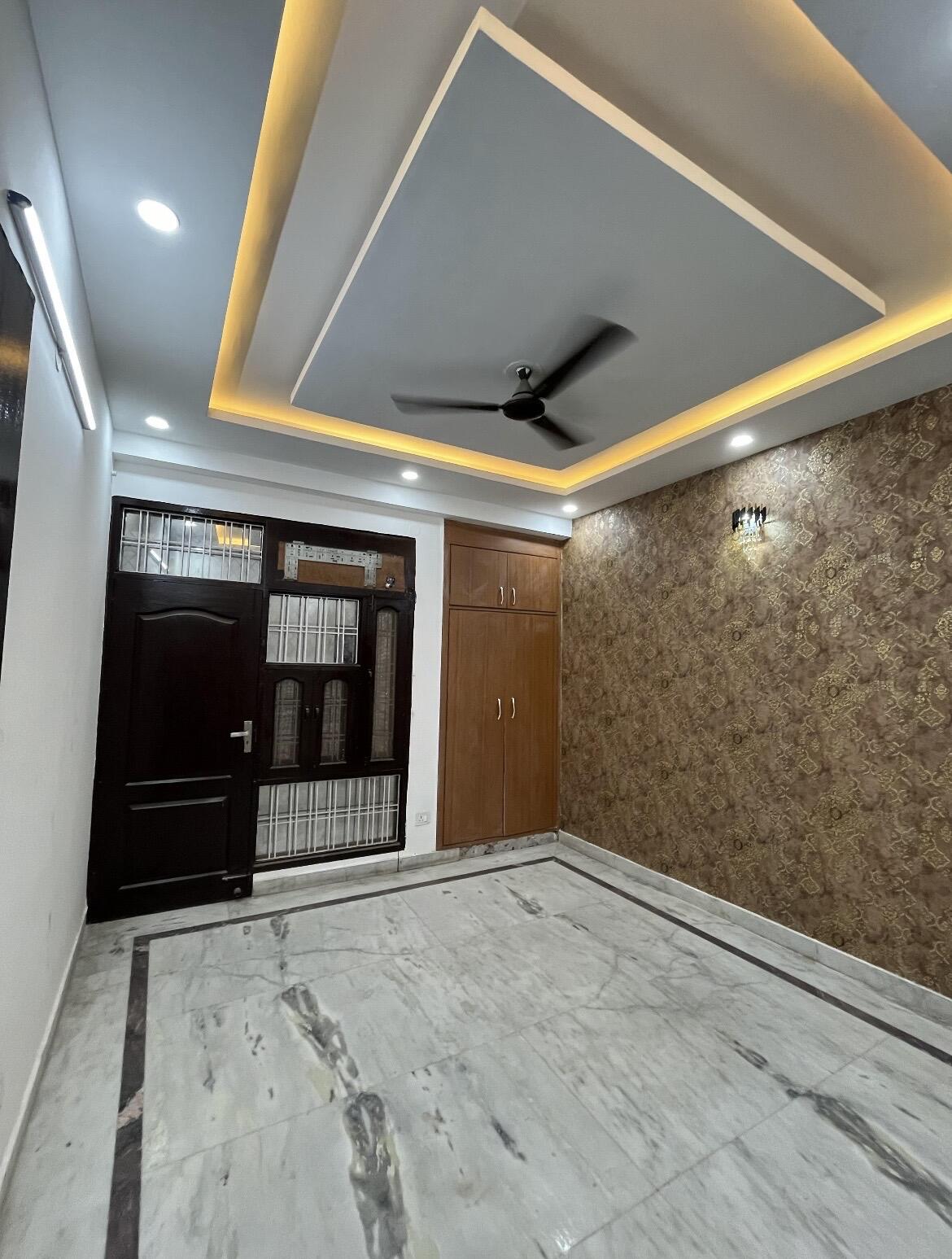 682033979O-1764918901424