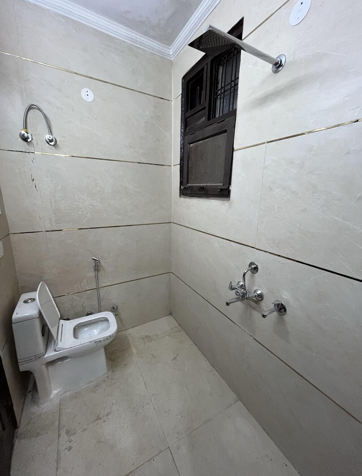 682034051O-1764918899833