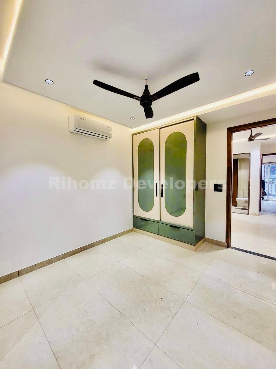 WhatsApp Image 2025-12-23 at 1.04.45 PM (10)